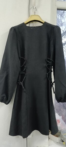 Женские платья отлично сидит на талии