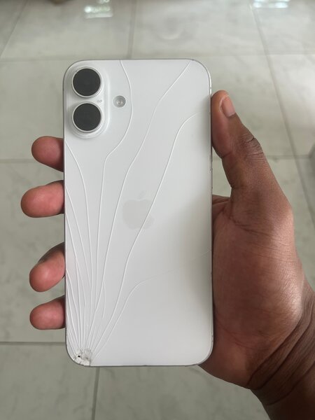 iPhone avec  L´arrière fissuré