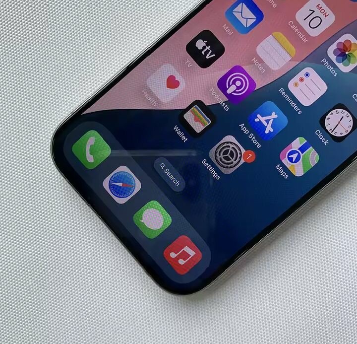 iPhone 15 simple
