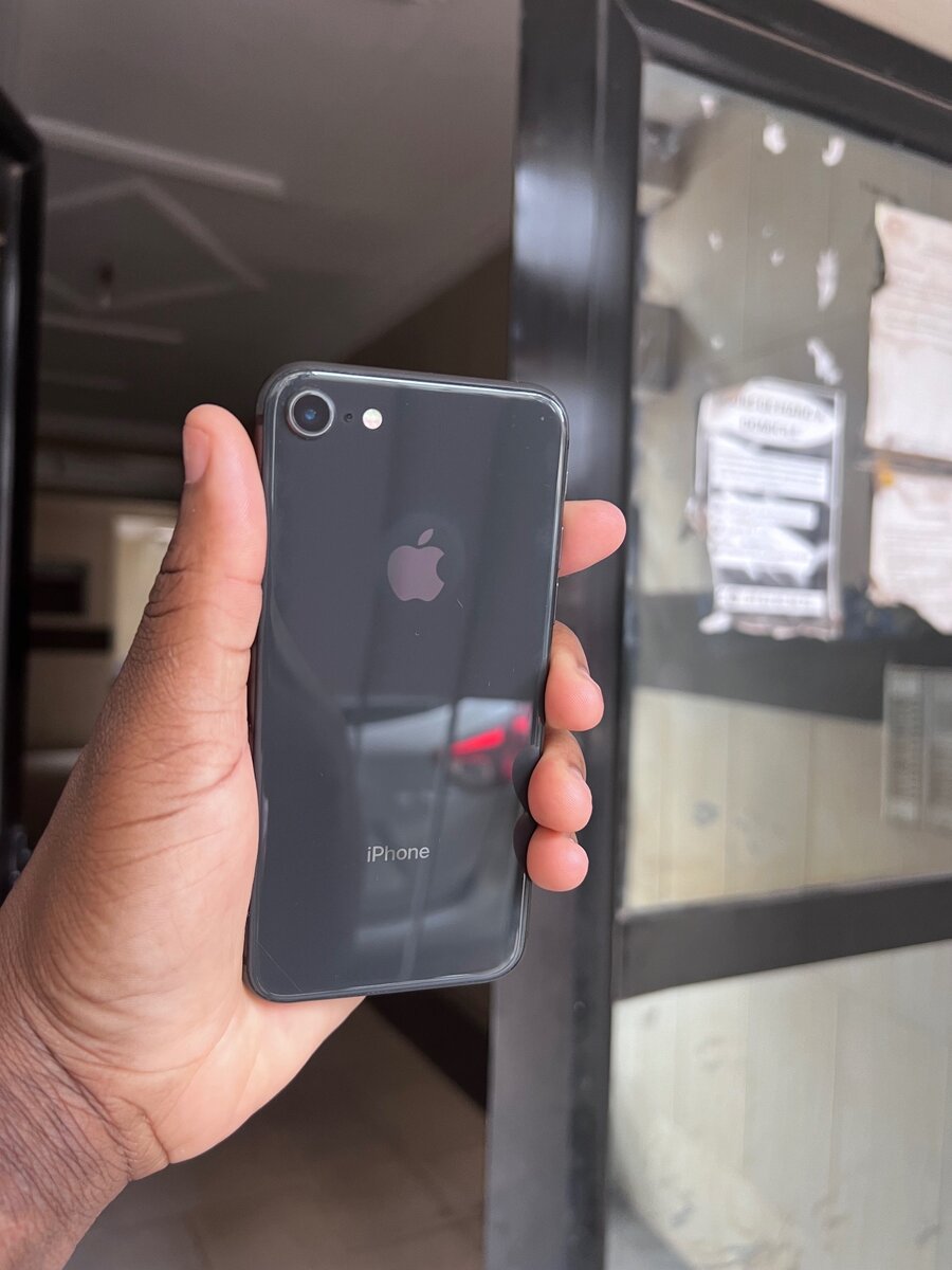 iPhone 8 64g propre