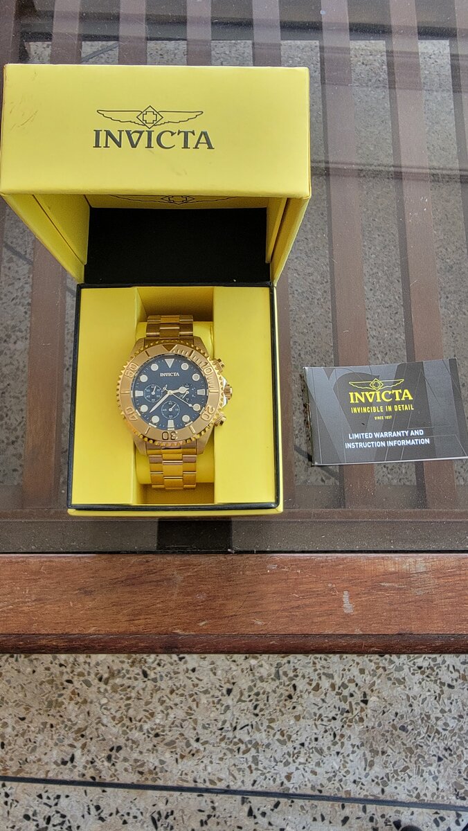 Invicta Gold Mens Pro Diver watch 200M