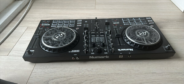 NUMARK MIXTRACK FX DJ
