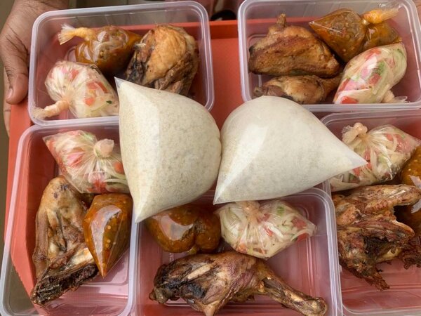 Repas de l'attieke et poulet