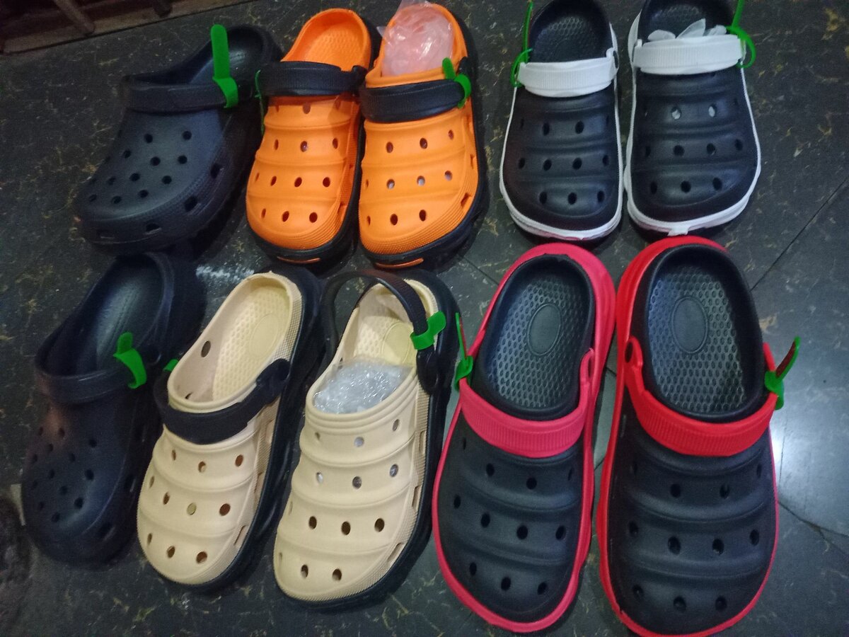 LUXURY GENT CROCS