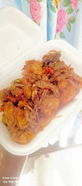 1/2 poulet sauté+ attiéké