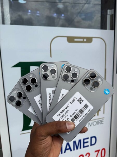Smartphone 15 Pro Max 256 Go
