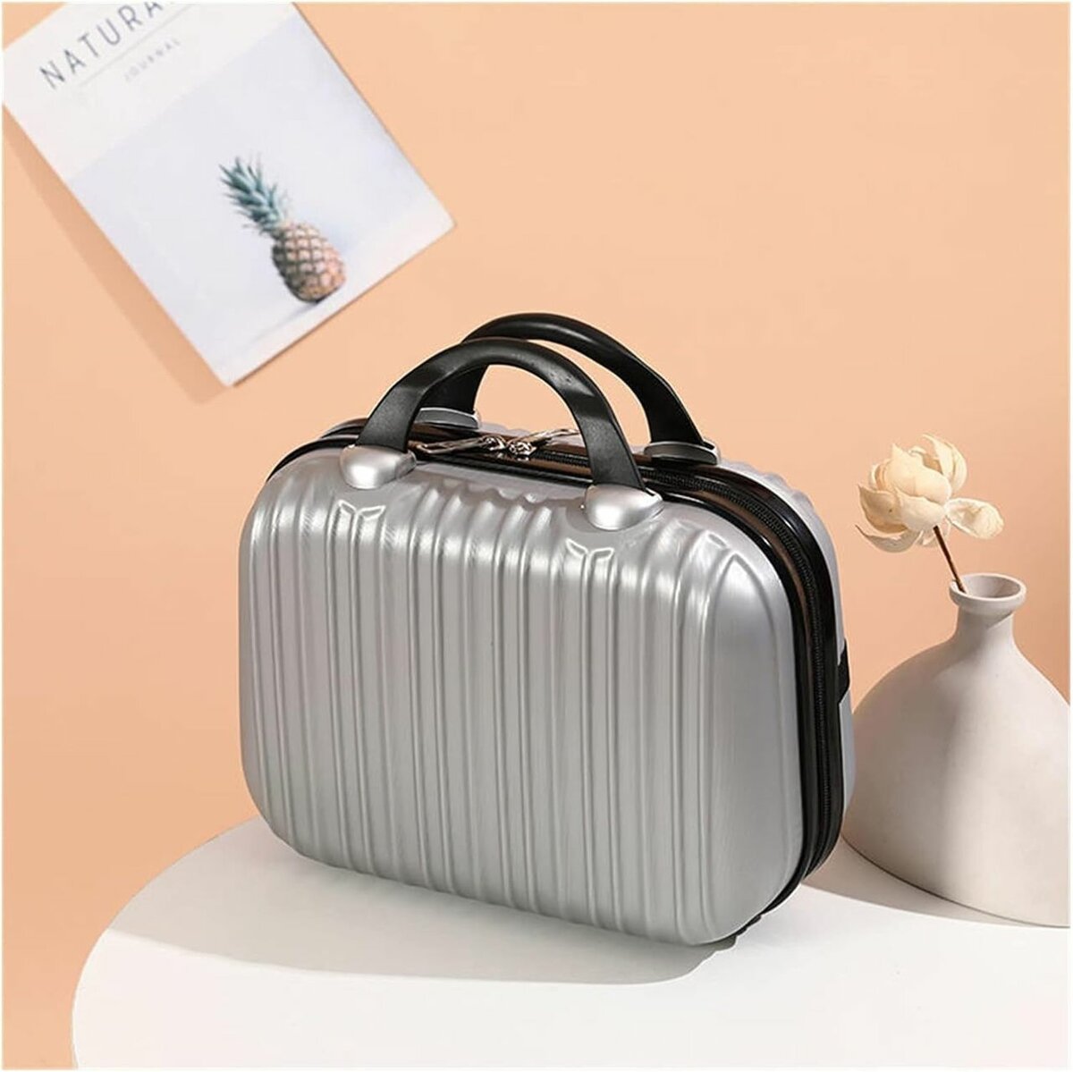 Petite valise rigide élégante