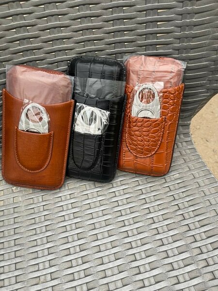 Étuis en cuir pour coupe-cigares