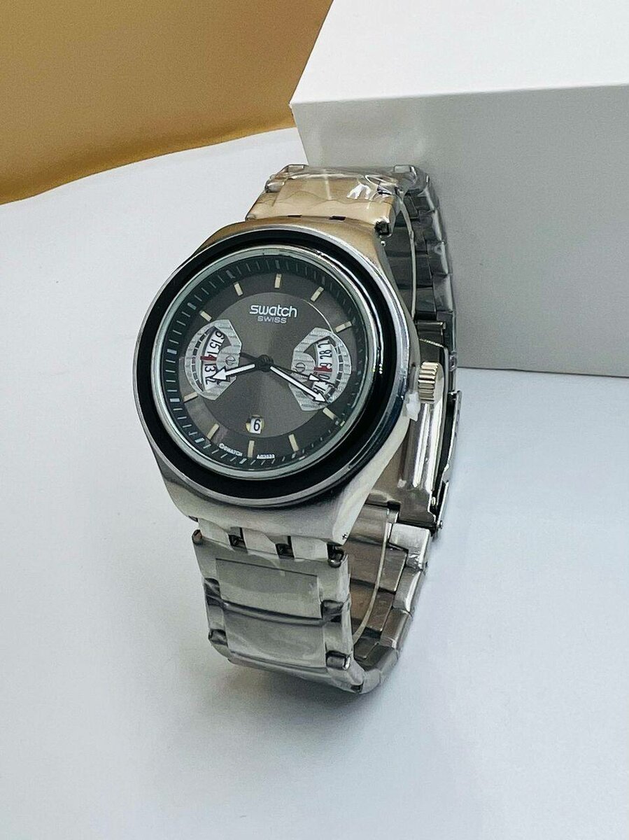 Montre de luxe disponible ici