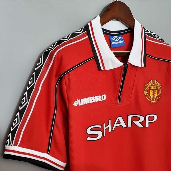 Maillot de football Umbro rétro
