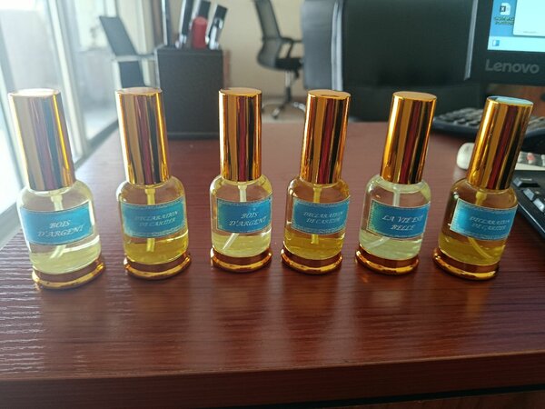 Parfums Pure Essence