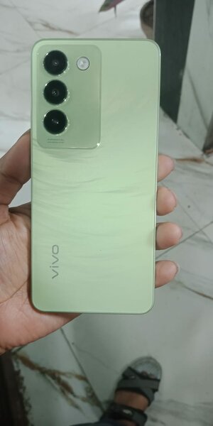 Vivo y100