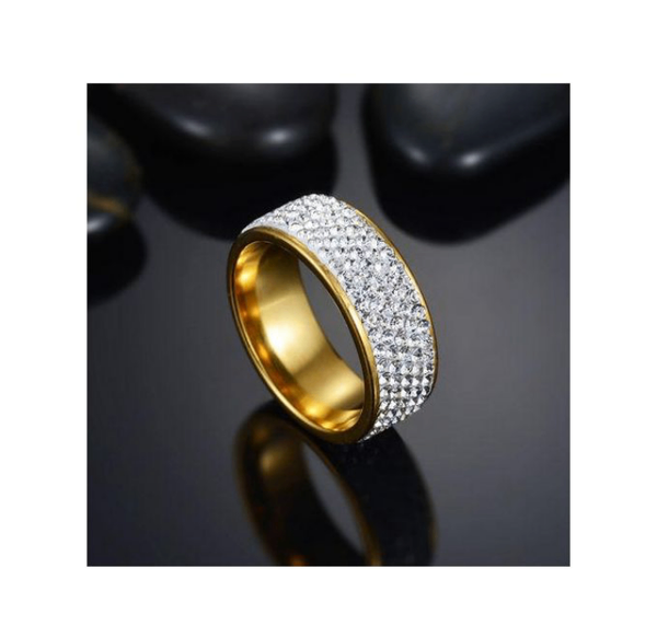 Bague en or avec cristaux étincelants