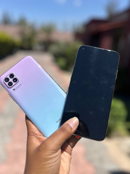 Huawei p40 lite .