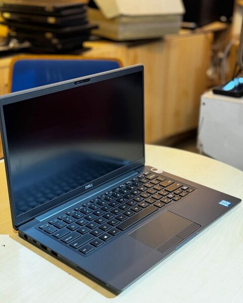 Dell Latitude 7400