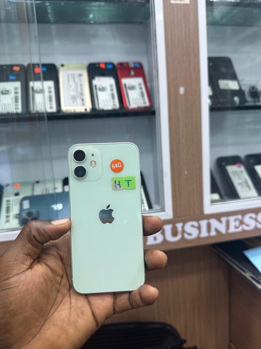 12 mini 64giga Casi retour