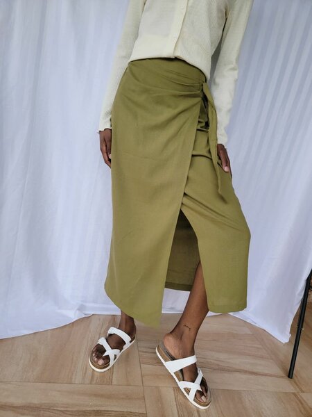 Wrap knot side skirt