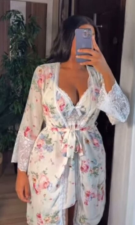 White nightie✅Size: 12-14