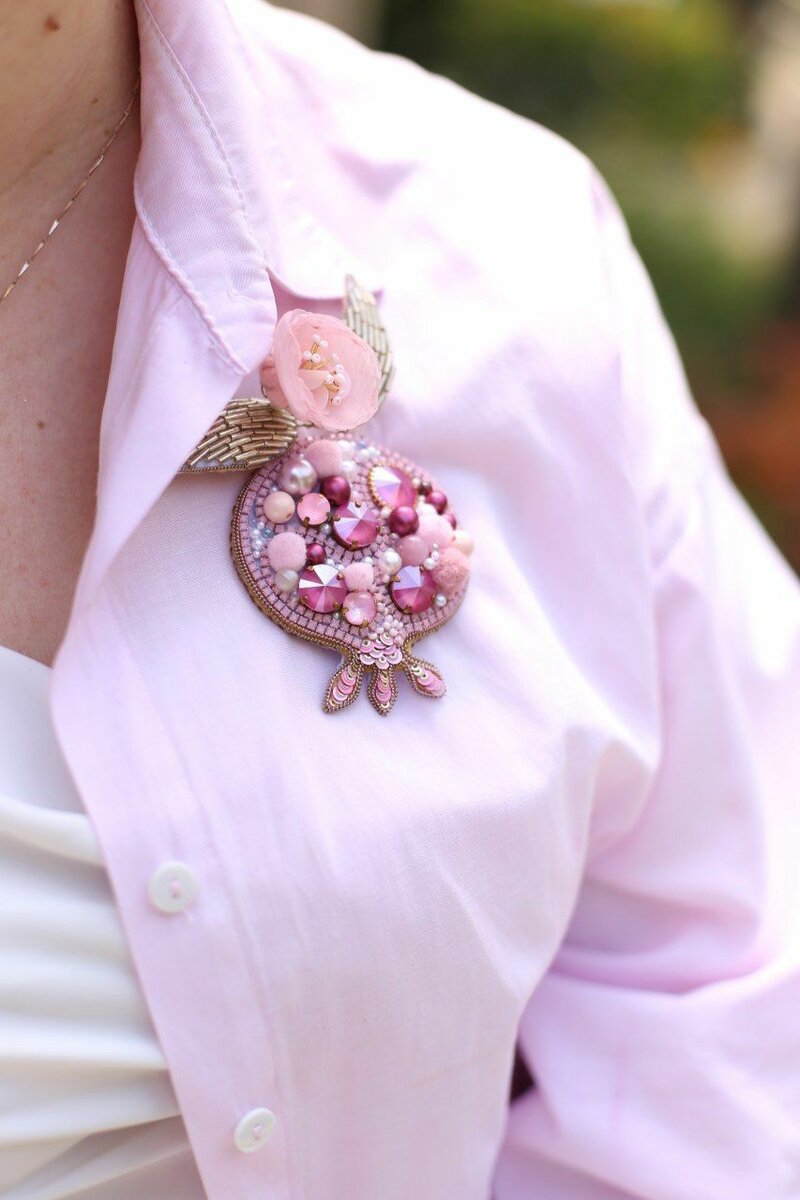 Брошь гранат.