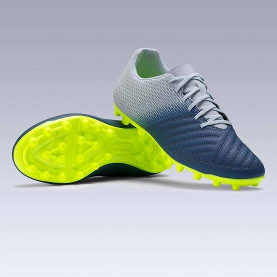 Chaussures de Football Modernes