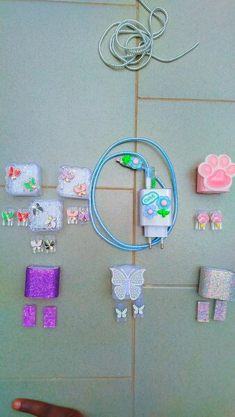 Câbles de recharge décorés mignons