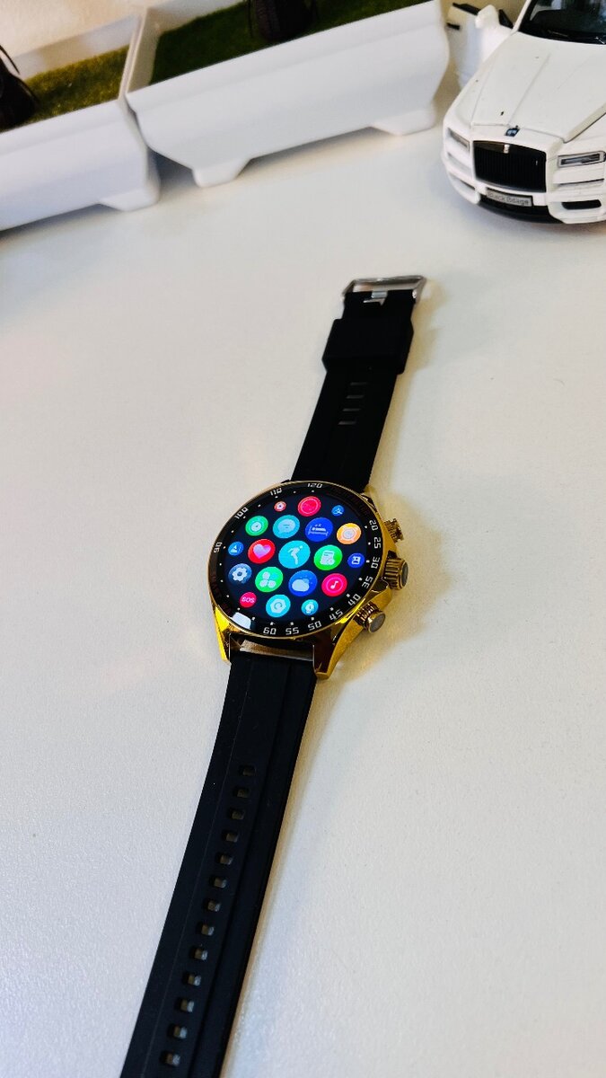 Montre connectée étanche dorée