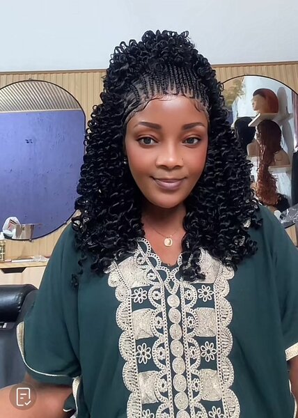 Perruque Bouclée Élegante