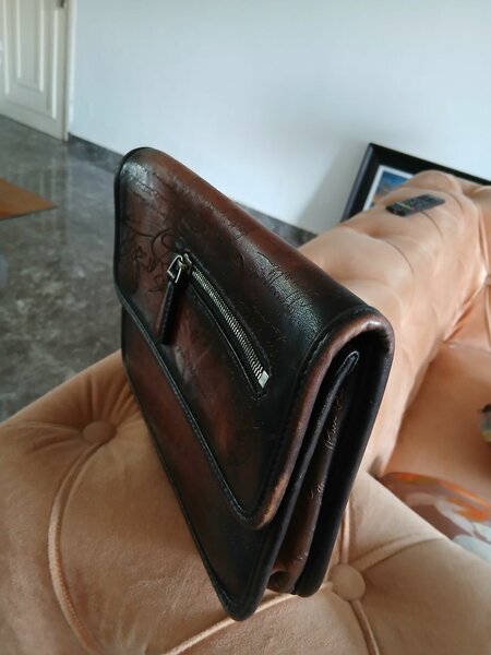 Pochette en cuir vintage élégant