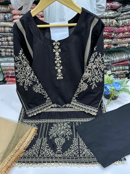 Embroidery suit