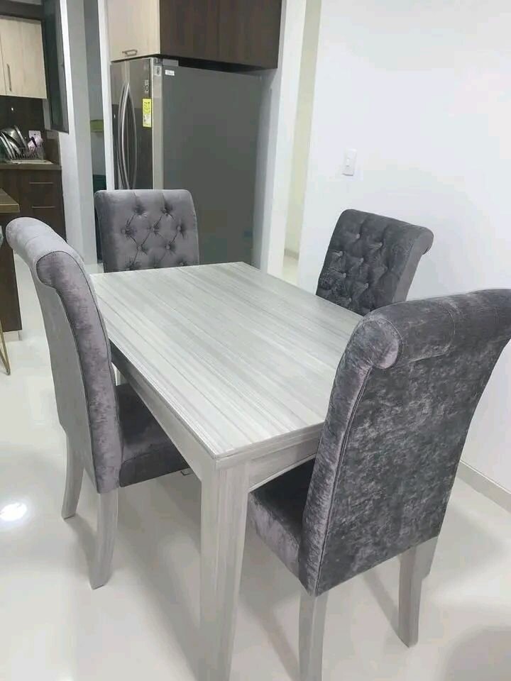 Table à manger moderne