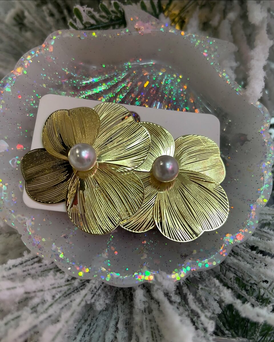 Серьги в виде цветочков 🤩