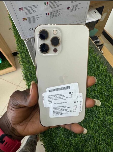 Clean LIKE NEW IPHONE 12pro max