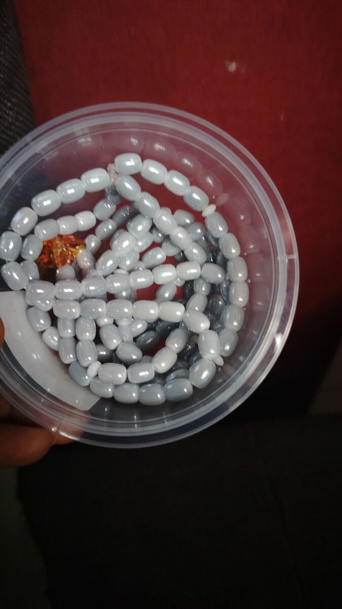 Colliers en perles colorées