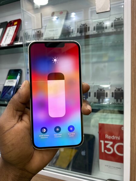 13 simple 128Go quasi neuf disponible