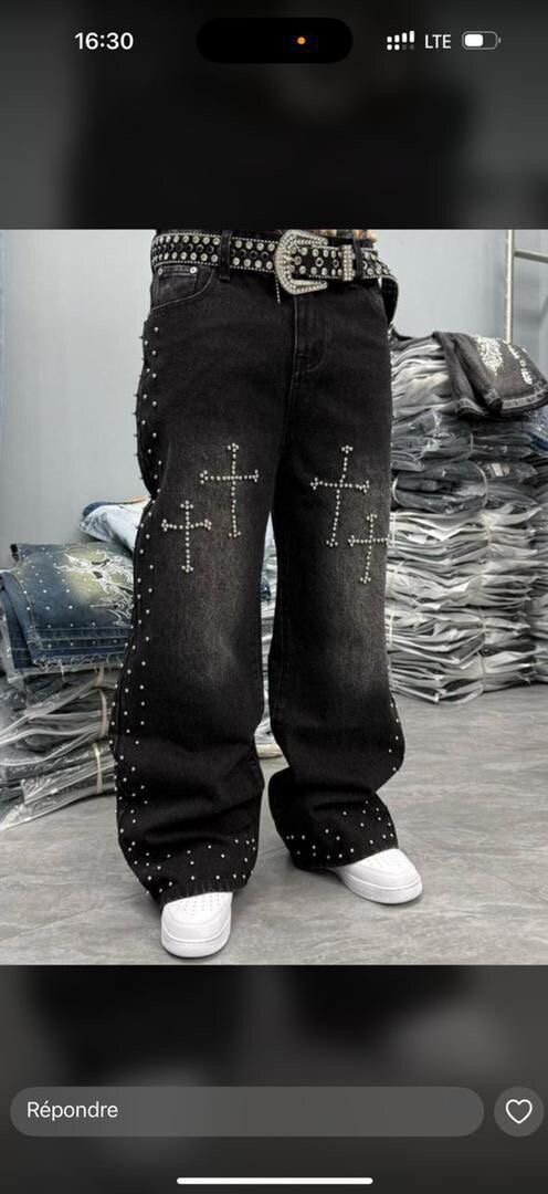 Jeans larges brodés à clous