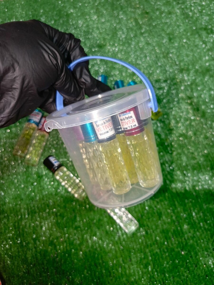 (10) Essence de Parfum 7.5ml