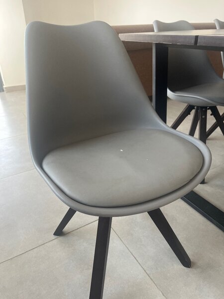 Table de salle à manger en bois