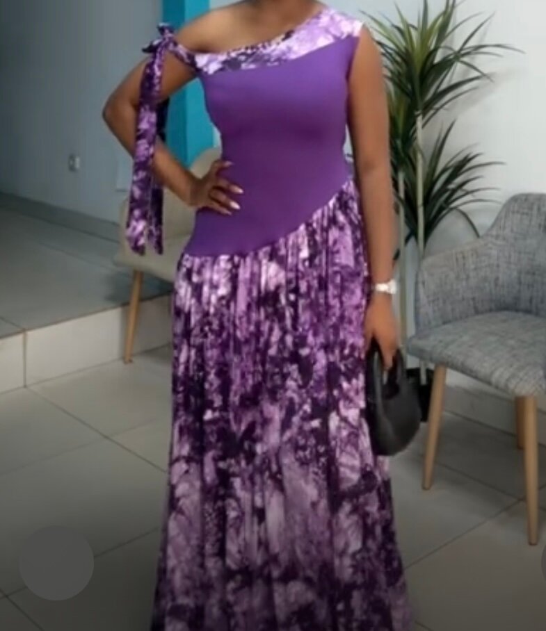 Robe longue à une manche élégante