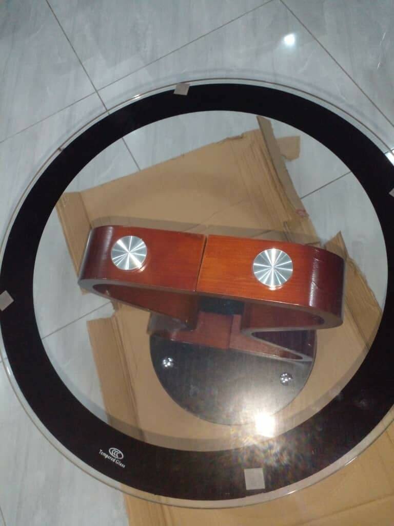 Table d'appoint en verre moderne