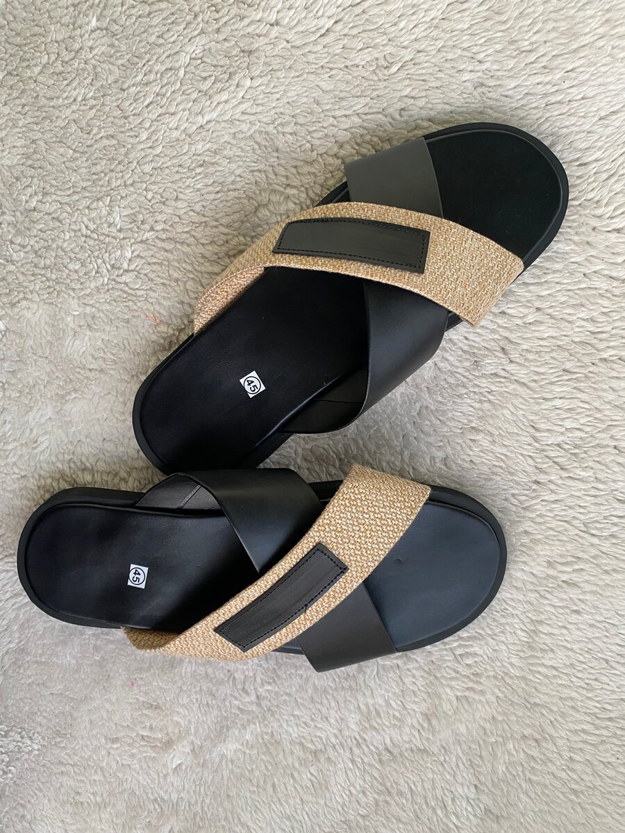 Sandales en cuir tissé