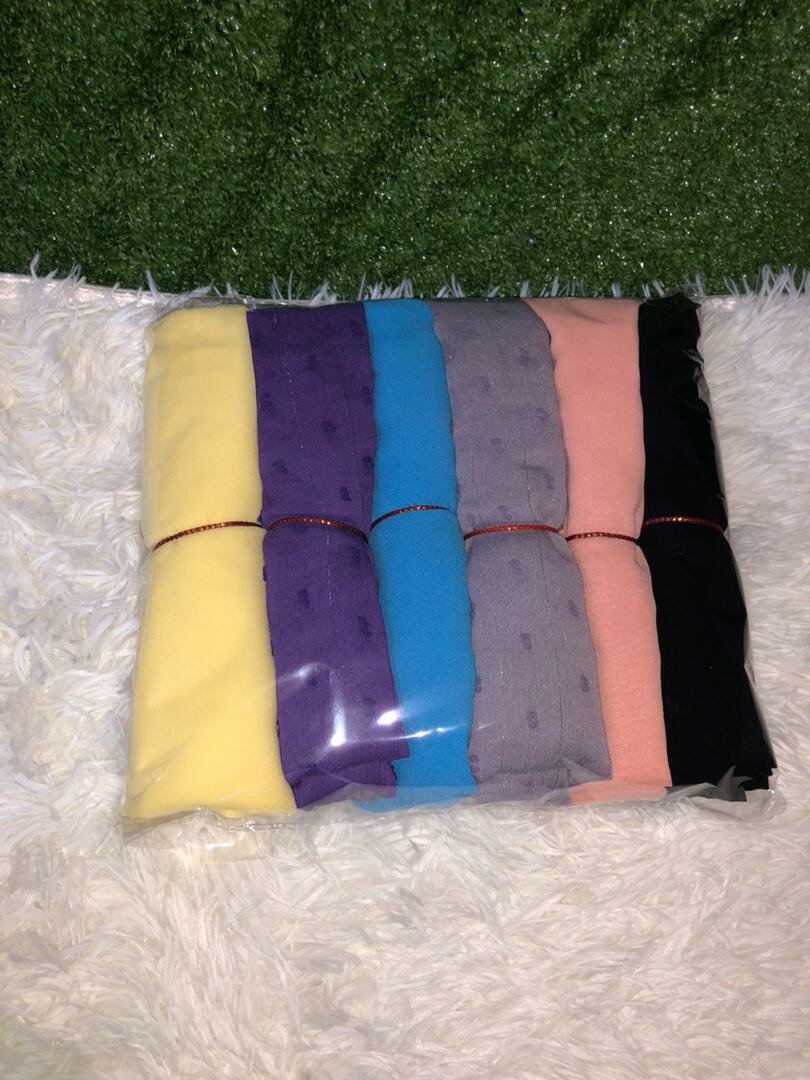 Lot de foulards colorés