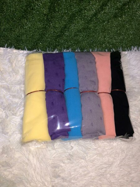 Lot de foulards colorés