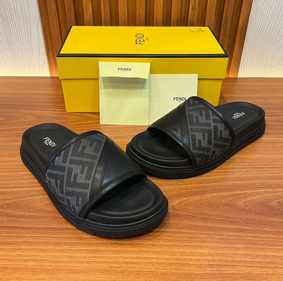 Fendi Sandales Tendance Homme