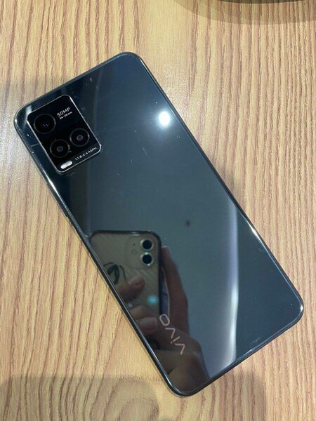 VIVO Y 33 S