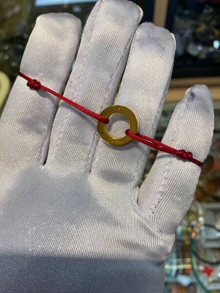 Bracelet cordon rouge porte-bonheur