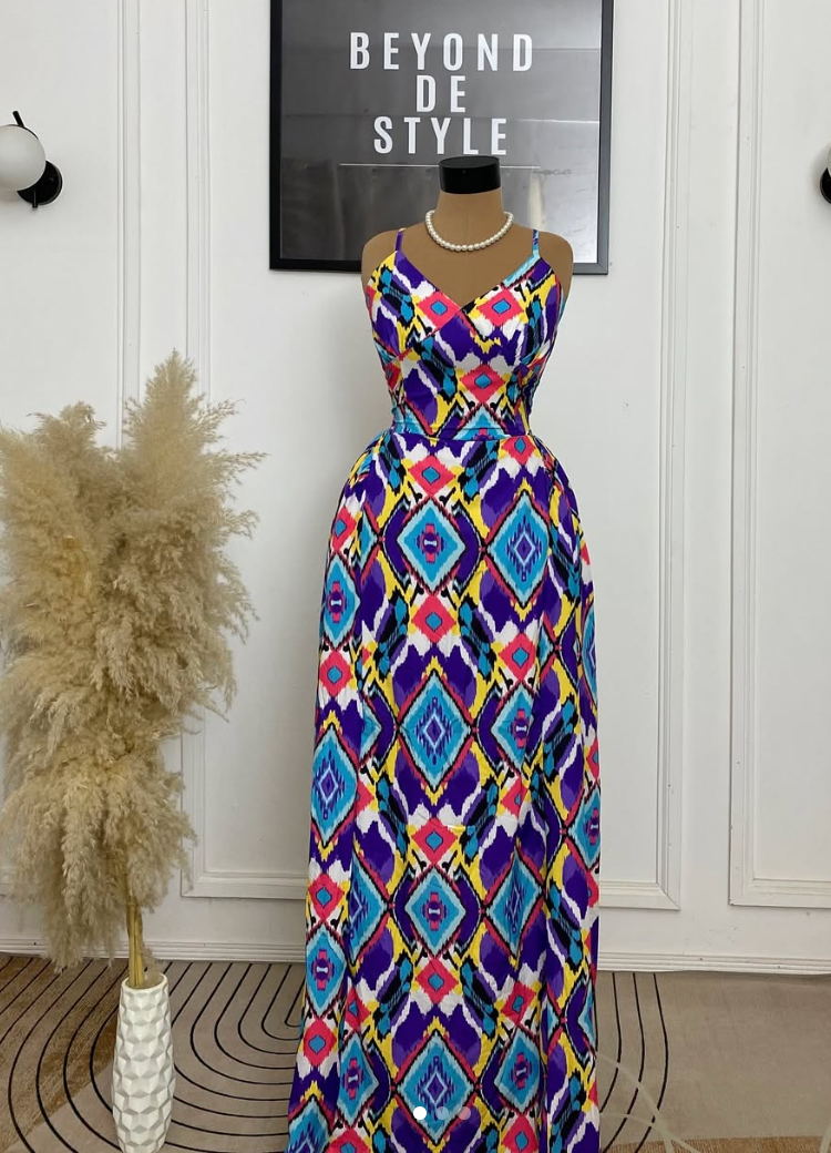 DAINTY SNATCHED WAIST MAXI DRESS. 