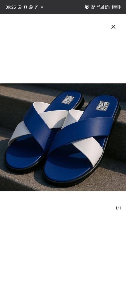 Tongs croisées bleues blanches