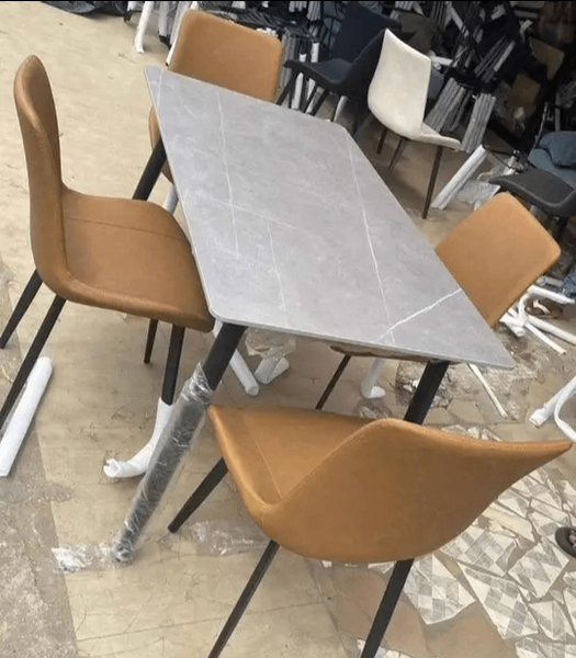 Table à manger moderne