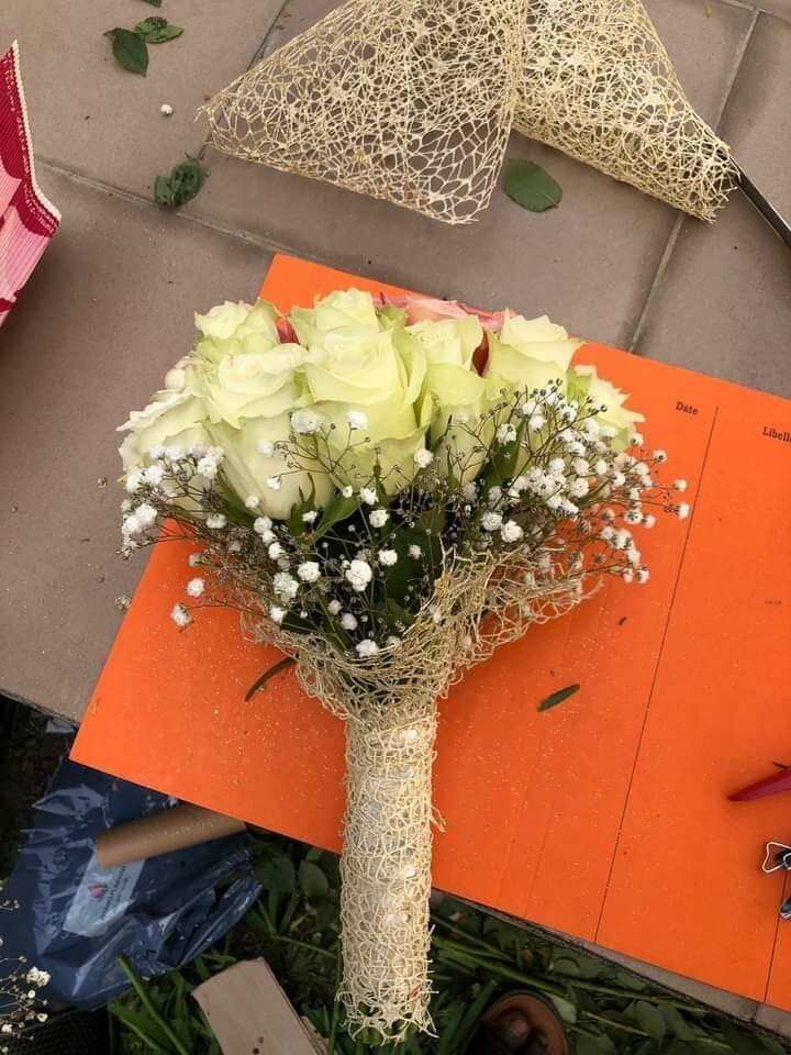 Bouquet de mariée avec rose na