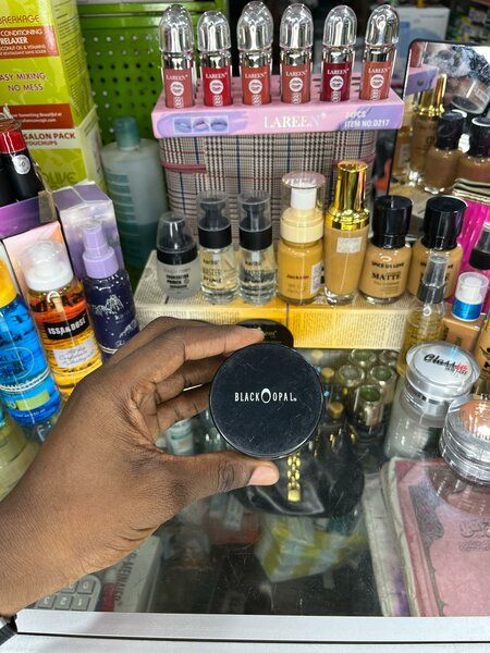 Black Opal Poudre Compacte